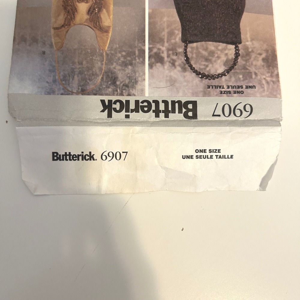 Butterick 6907 NEW Bag Sewing Pattern One Size 6 Styles Vintage 2001 Purses - Picture 3 of 3